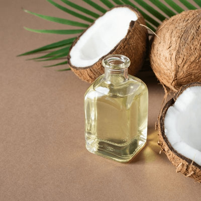 Révélez la beauté naturelle de vos cheveux grâce aux secrets de l'huile de coco : Le guide ultime